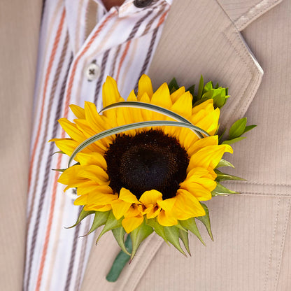 Free Spirit Boutonniere –  Temptation Flower Shop, Wichita KS